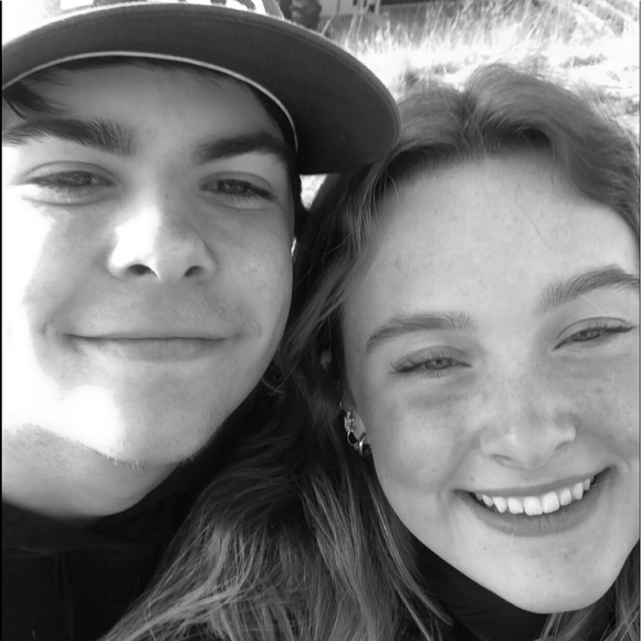 Meet your Posher, Tia - Picture 1 of 1